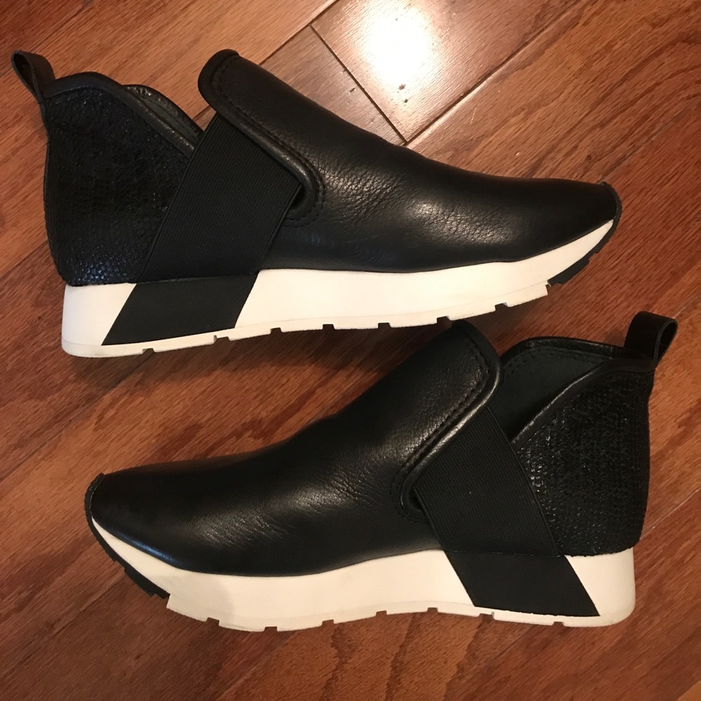 Dolce Vita chunky platform black sneaker